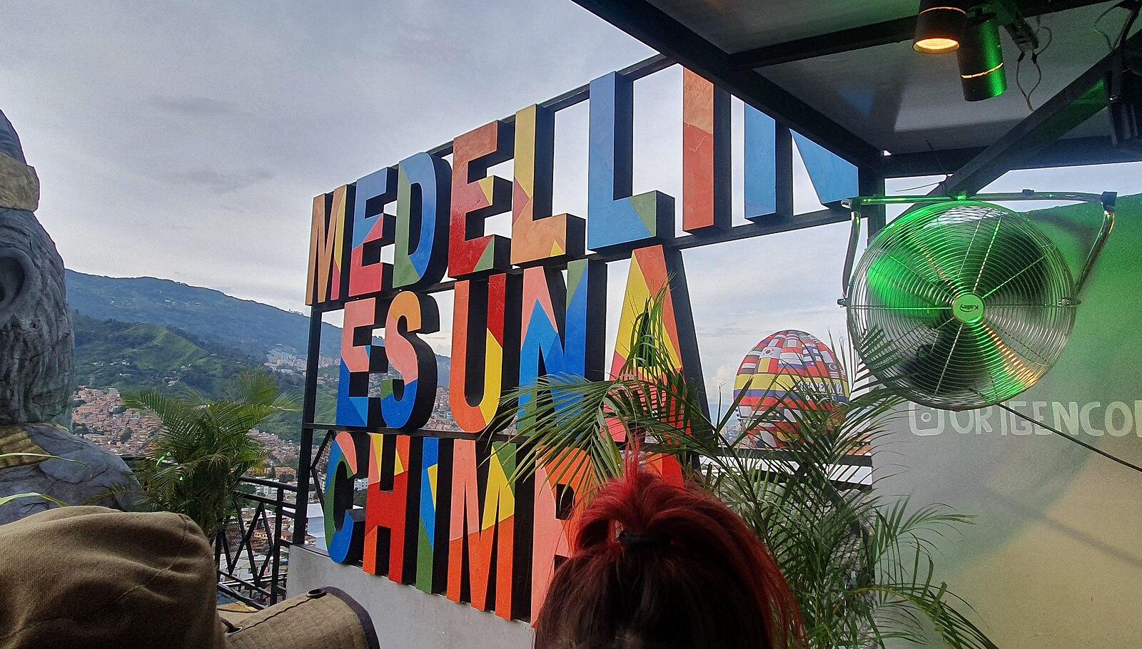 Young Professionals Flock to Medellín's Transformed Laureles-Estadio Neighborhood